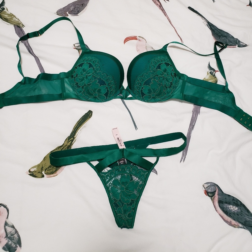 Victoria's secret green bra and panties set